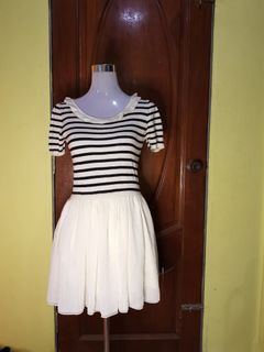 (Category: ) located in . Submitted by hawardrobe (Listing ID 1070020374, Image 1). Description: .