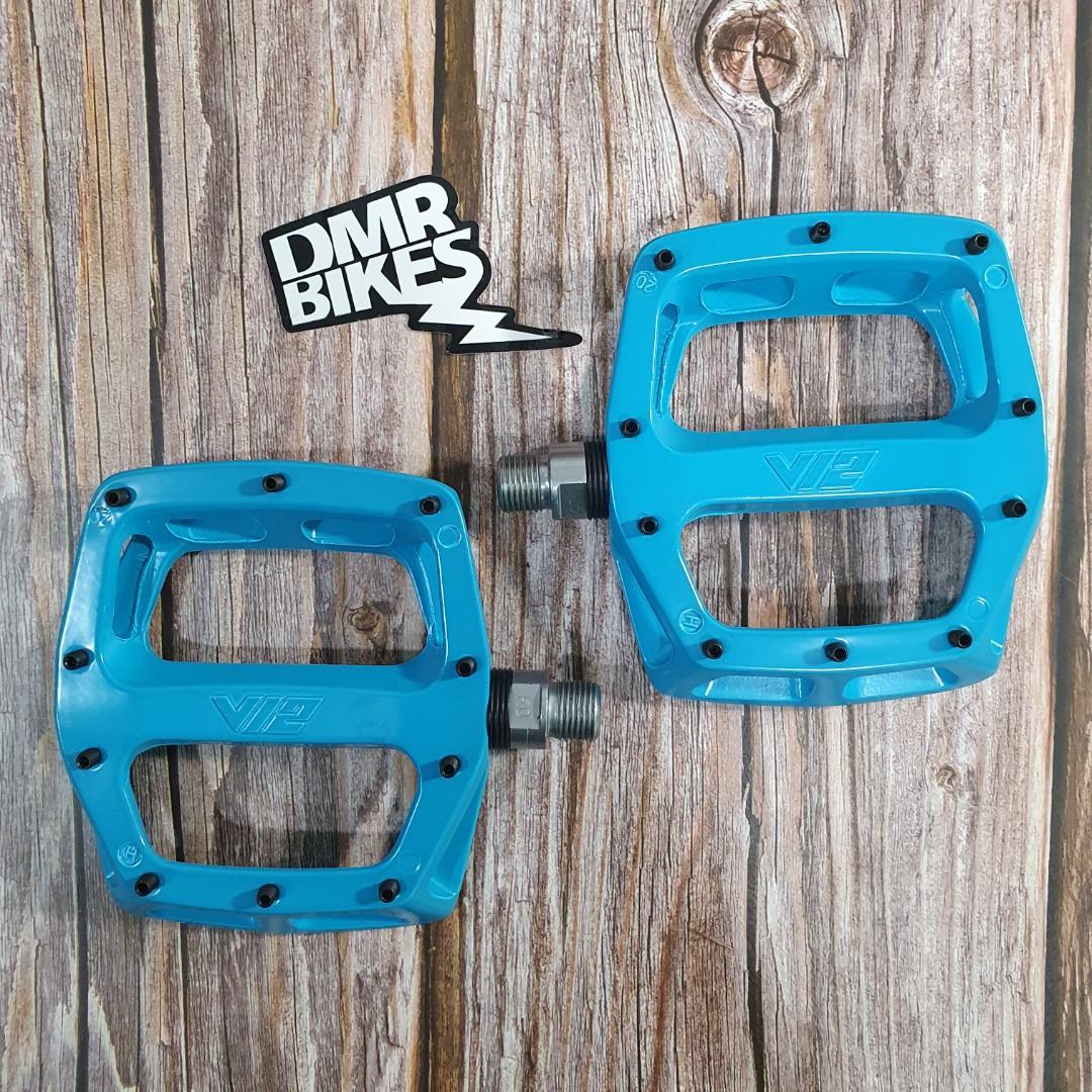turquoise mtb pedals