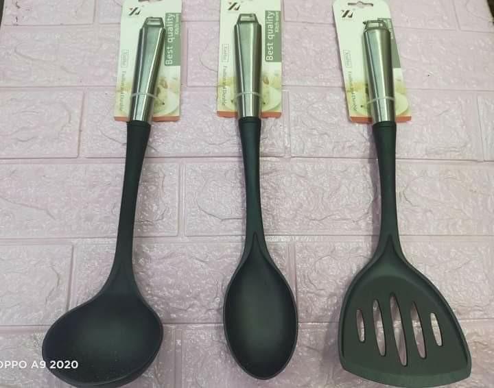 NONSTICK KITCHEN TOOLS (Category: Bakeware) located in Pasig City. Submitted by meanntamayo (Listing ID 1070001381, Image 1). Description: PRE-ORDER (nb) NONSTICK SET KITCHEN TOOLS 💸165/each 💸450/set.
