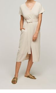 (Category: ) located in . Submitted by closet_collection (Listing ID 1070075989, Image 1). Description: .