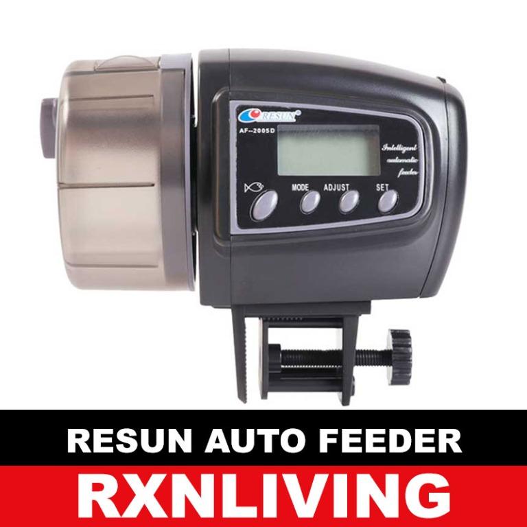Automatic pellet store feeder