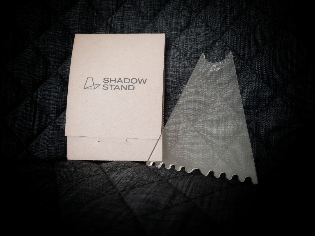 Shadow outlet stand bike
