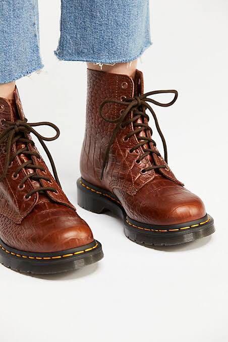 Size 37 NEW 100 original Dr Martens 1460 Pascal Croc Brown Fesyen Wanita Sepatu di Carousell