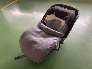 Squizz Car Seat with adaptor (Looping)