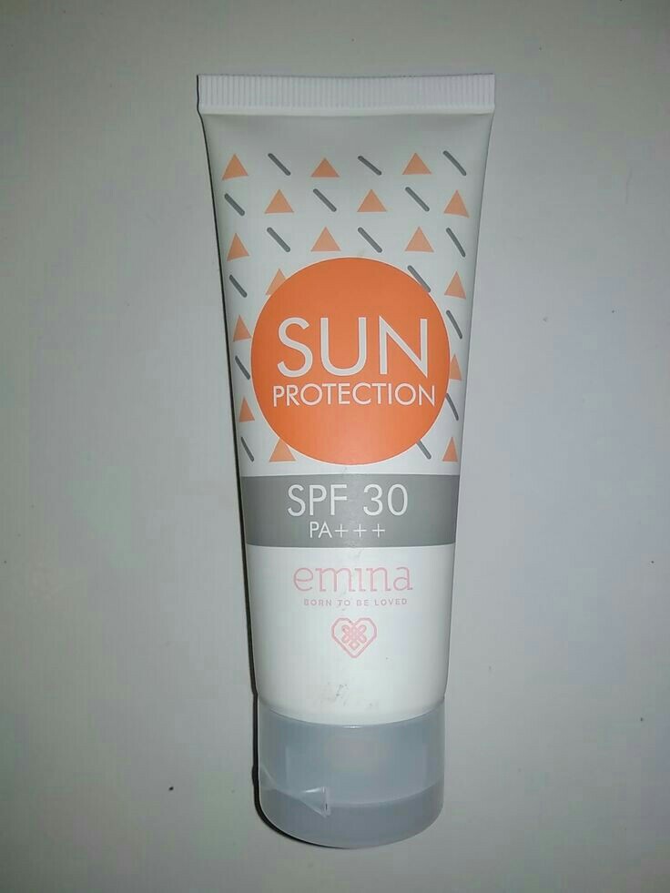 Sunblock emina deals