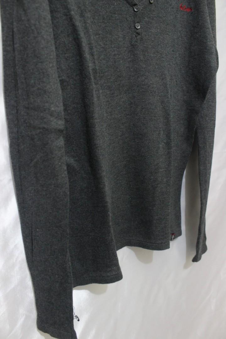 sweater lee