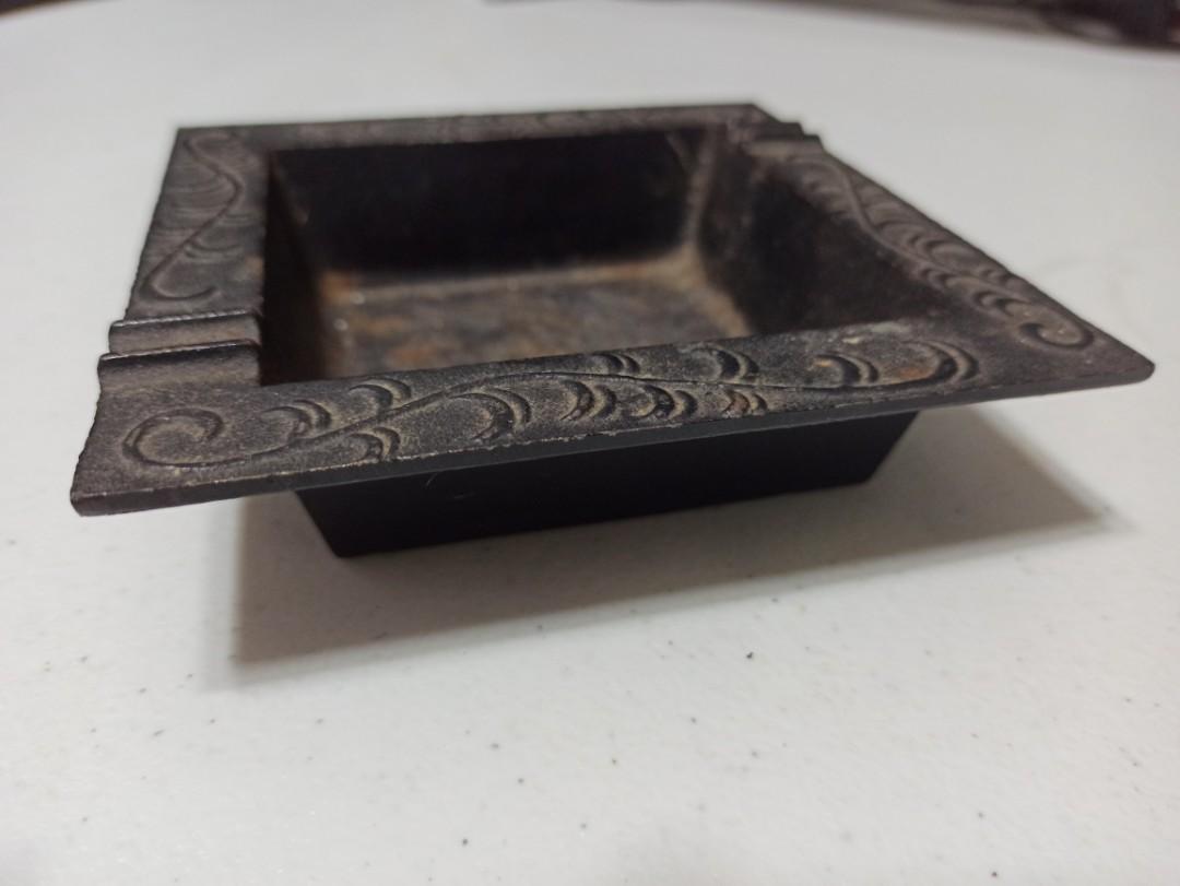 Vintage Cast Iron Ashtray, Hobbies & Toys, Memorabilia & Collectibles