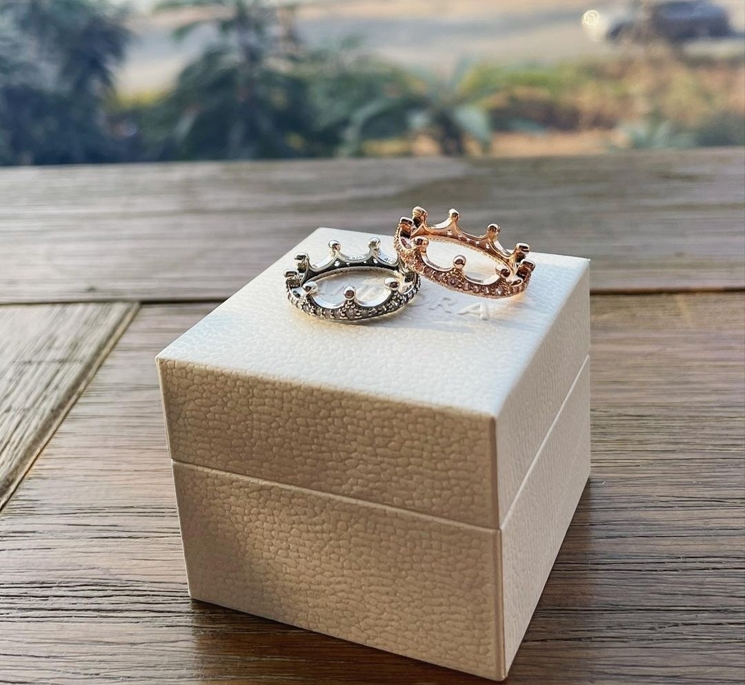 Pandora king deals ring