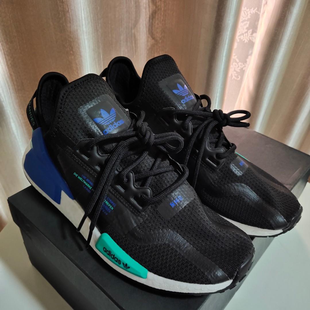 Nmd r1 deals v2 shoes
