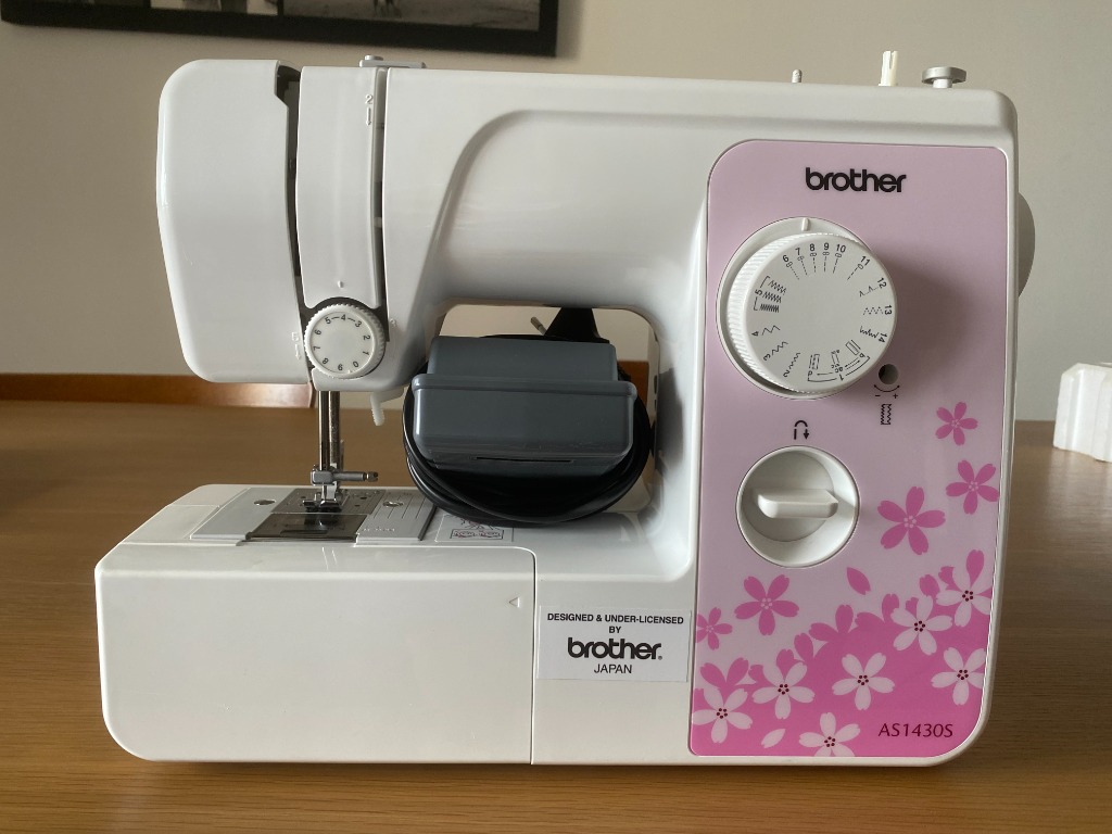 Brother Sewing Machine AS 1430S, Hobbies & Toys, Stationery & Craft