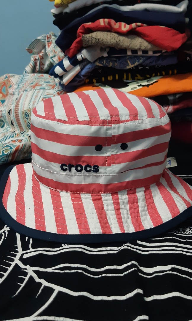 crocs bucket hat