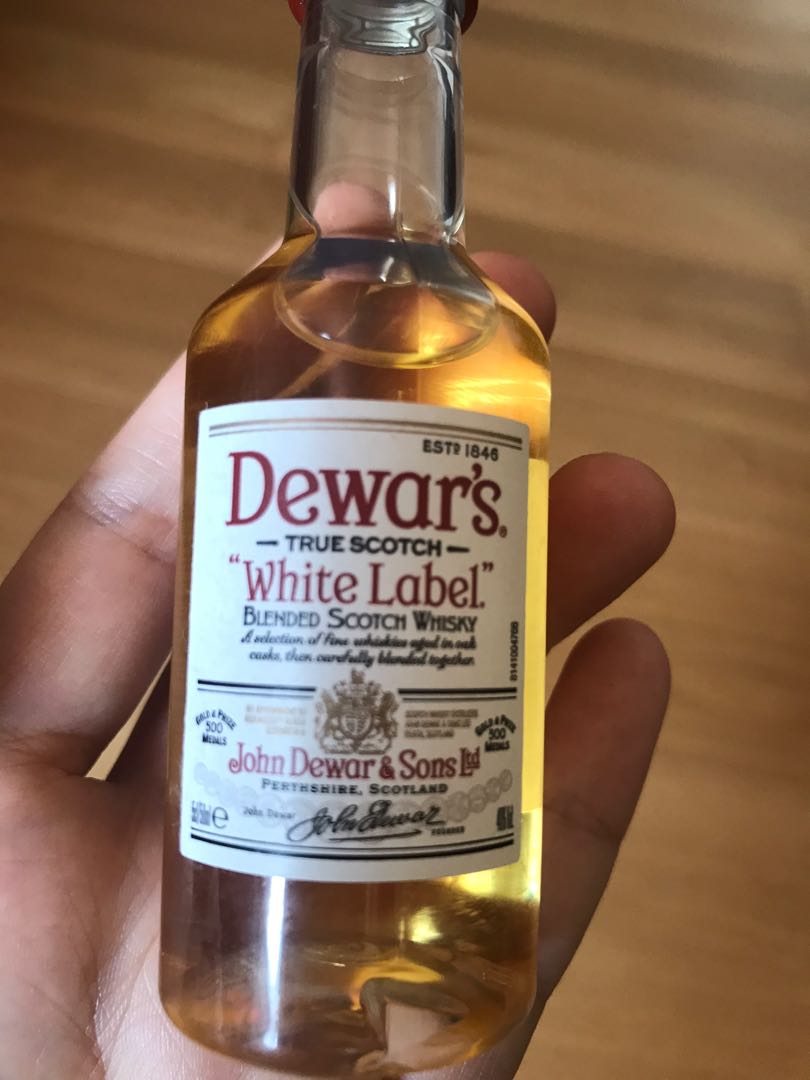 Dewar's White Label Blended Scotch Whisky 50ml, Food & Drinks ...