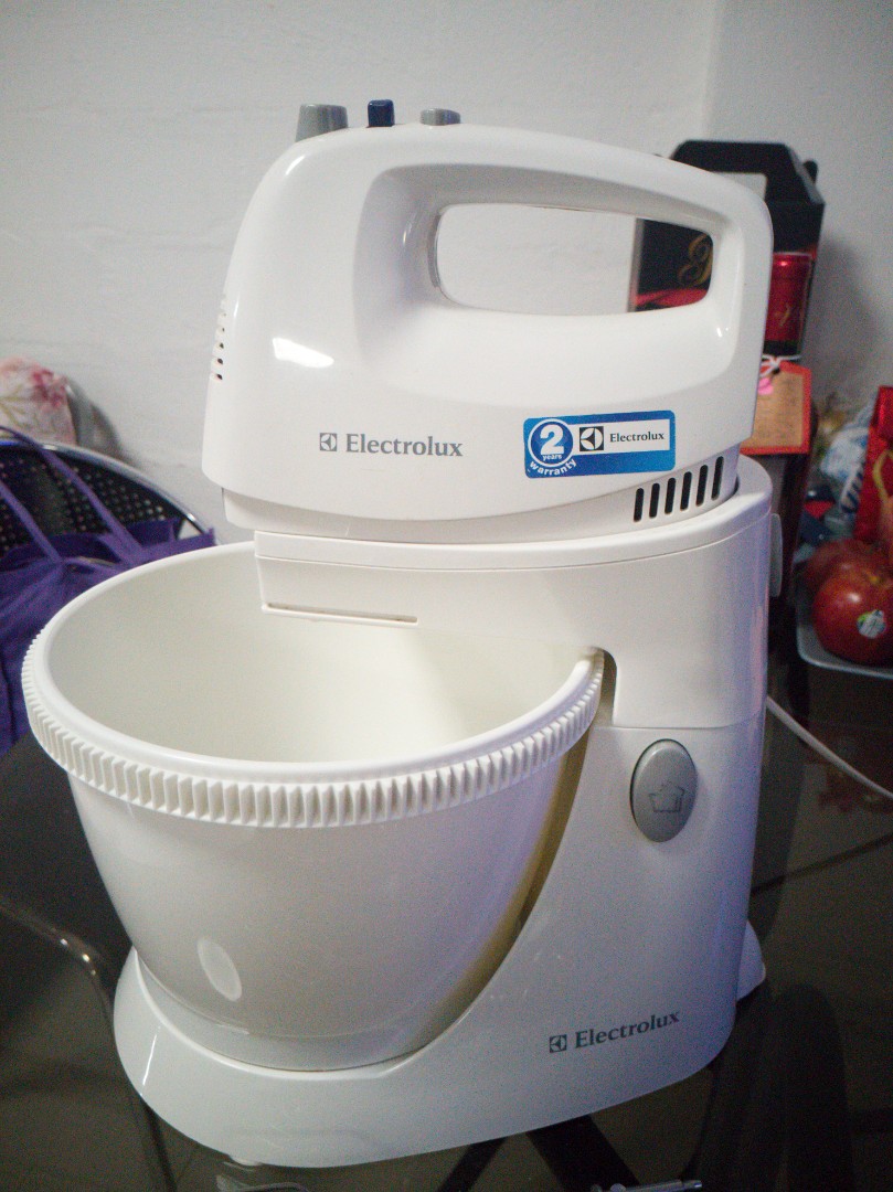 Electrolux EHSM2000 Stand & Hand Mixer, TV & Home Appliances, Kitchen