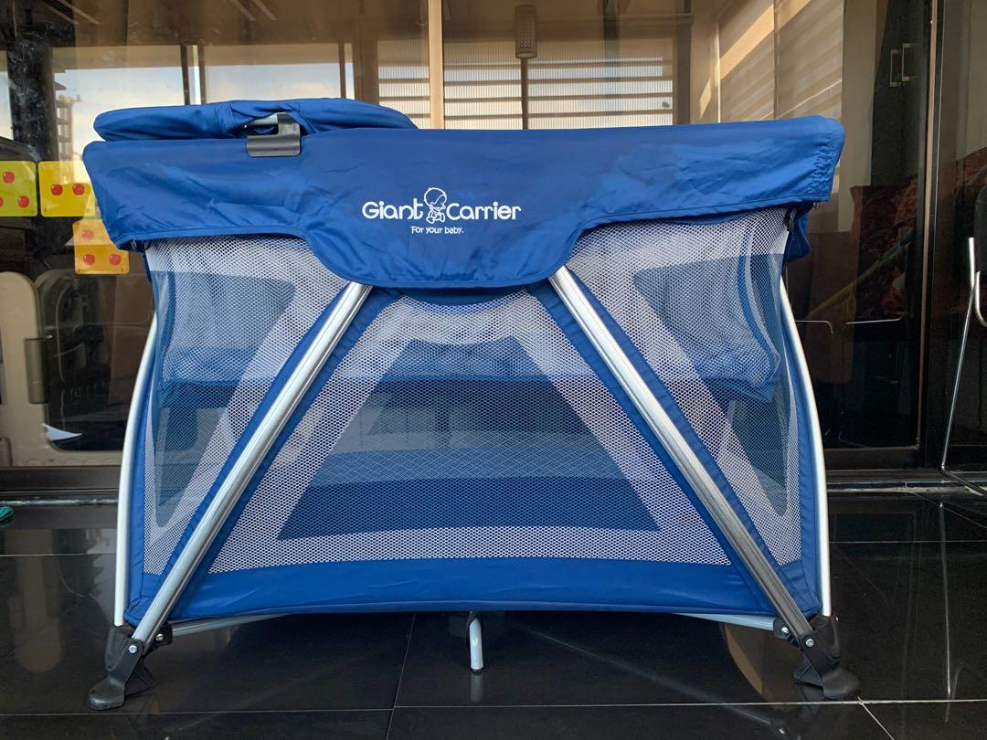 Giant carrier crib geoffrey size top