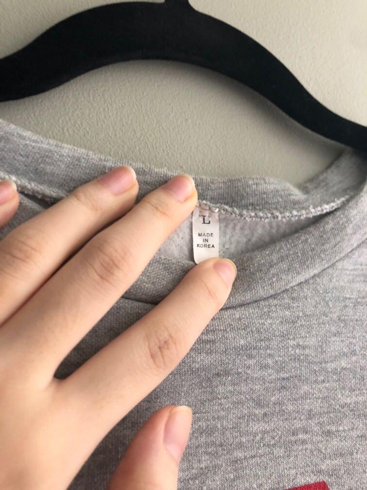 grey “NY” pullover (Category: Coats, Jackets and Outerwear) located in San Juan City. Submitted by itemsallingoodcondition (Listing ID 1070162648, Image 2). Description: comfortable casual pullover!.