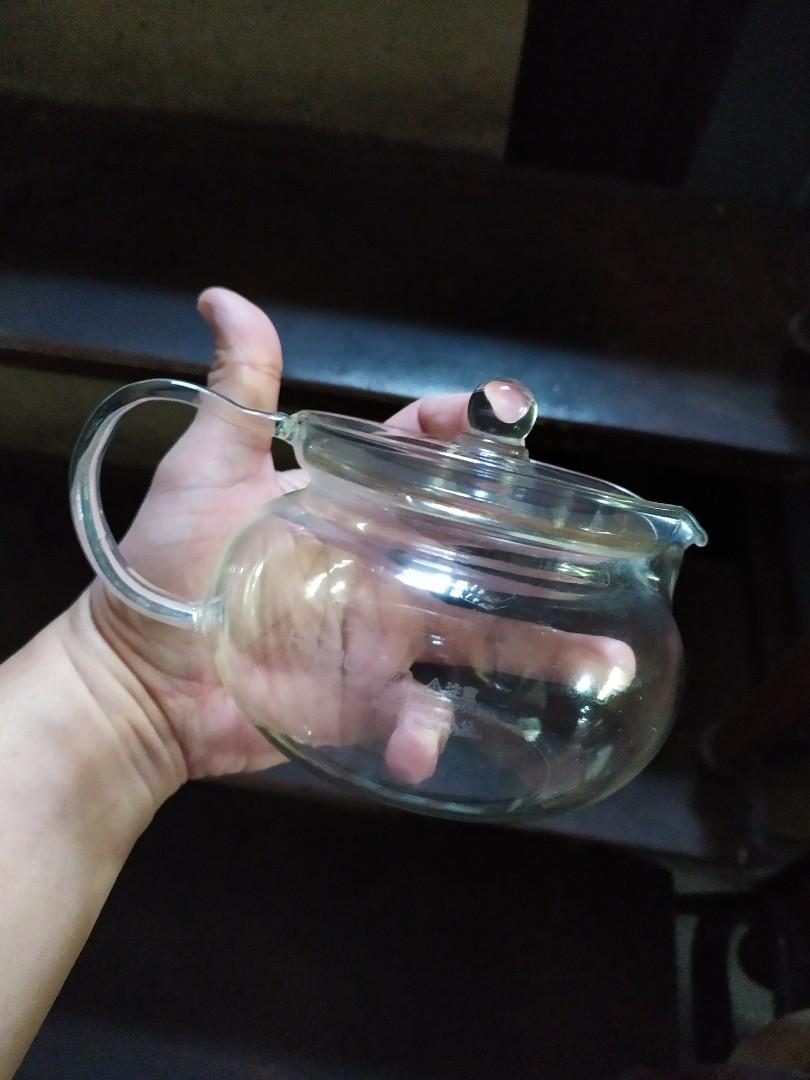 Hario coffee or tea pitcher server japan (Category: Coffee Machines & Makers) located in Quezon City. Submitted by toys_r_here (Listing ID 1070149384, Image 2). Description: Hario coffee or tea pitcher server japan For sale As is po What u see is what u get Pa check nlng ng condition sa pics First to pay gets the item Meet or ship pwed Qc area near quezon ave. Pm me for more questions.