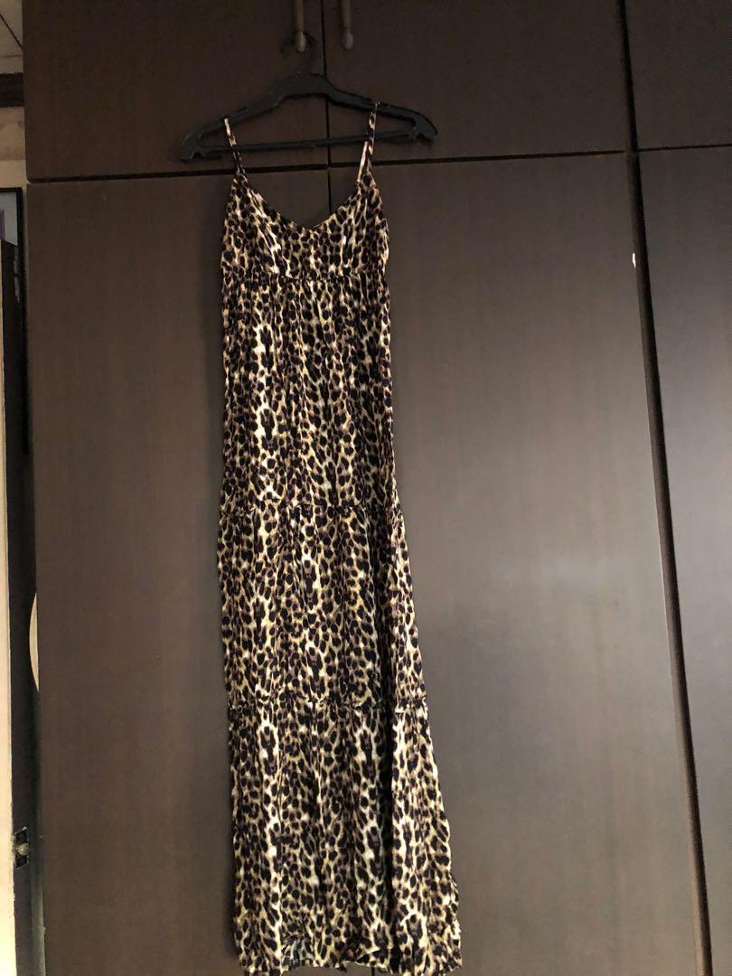 H&M Cheetah Maxi Dress (Category: Dresses) located in Quezon City. Submitted by aktha (Listing ID 1070187192, Image 1). Description: .