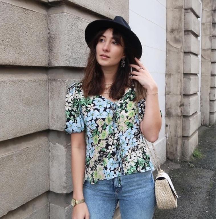 H&m green outlet floral blouse