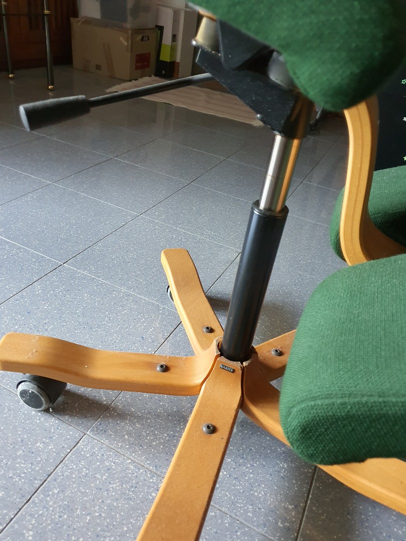 Kneeling chair for backache, Furniture & Home Living, Furniture, Chairs