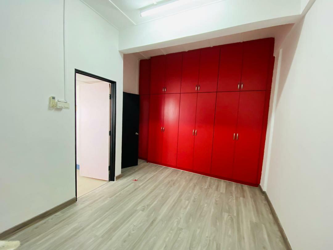 New Townhouse Seksyen 9 Shah Alam Property For Sale On Carousell Mahligai homestay shah alam menawarkan penginapan keseluruhan rumah townhouse 2 tingkat dengan kadar serendah rm180 semalam. carousell