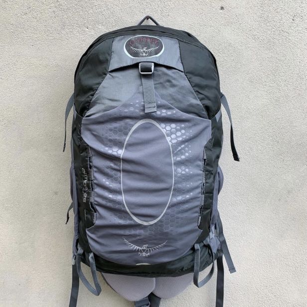 Osprey Atmos 25 backpack, Men's Fashion 