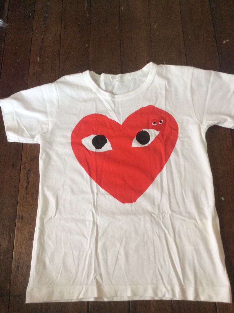 play white shirt