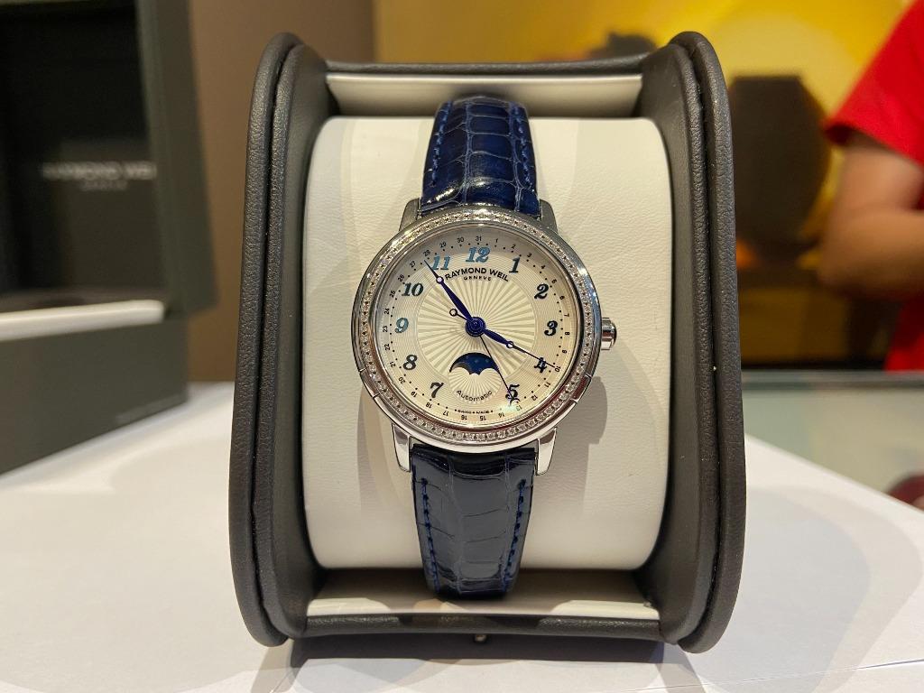 Raymond weil 3rd year shop