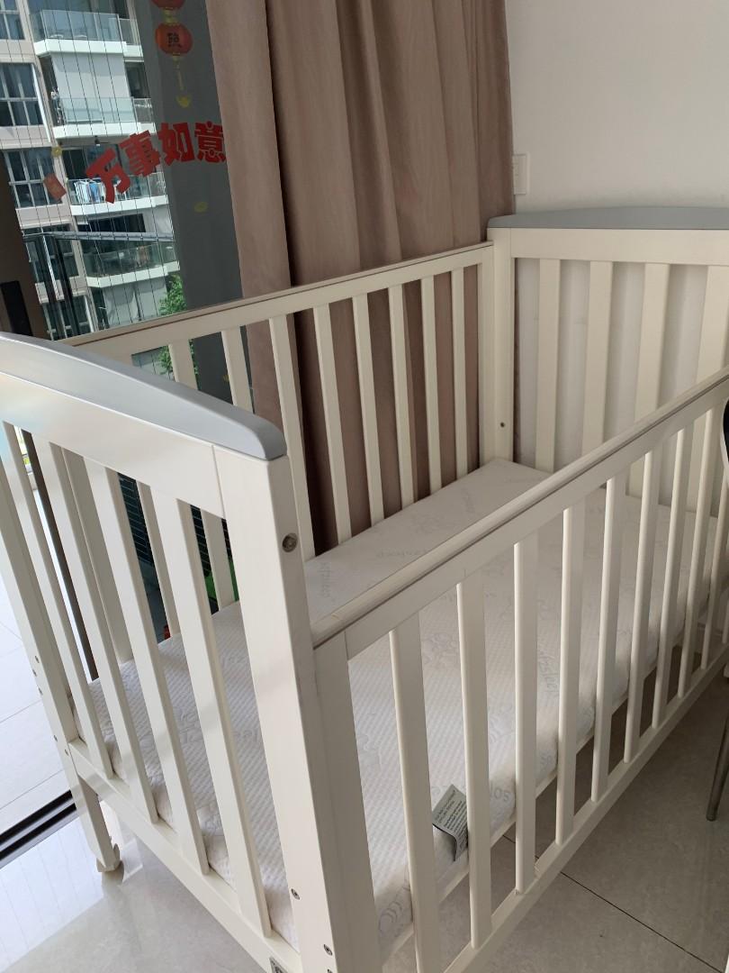cambridge white cot