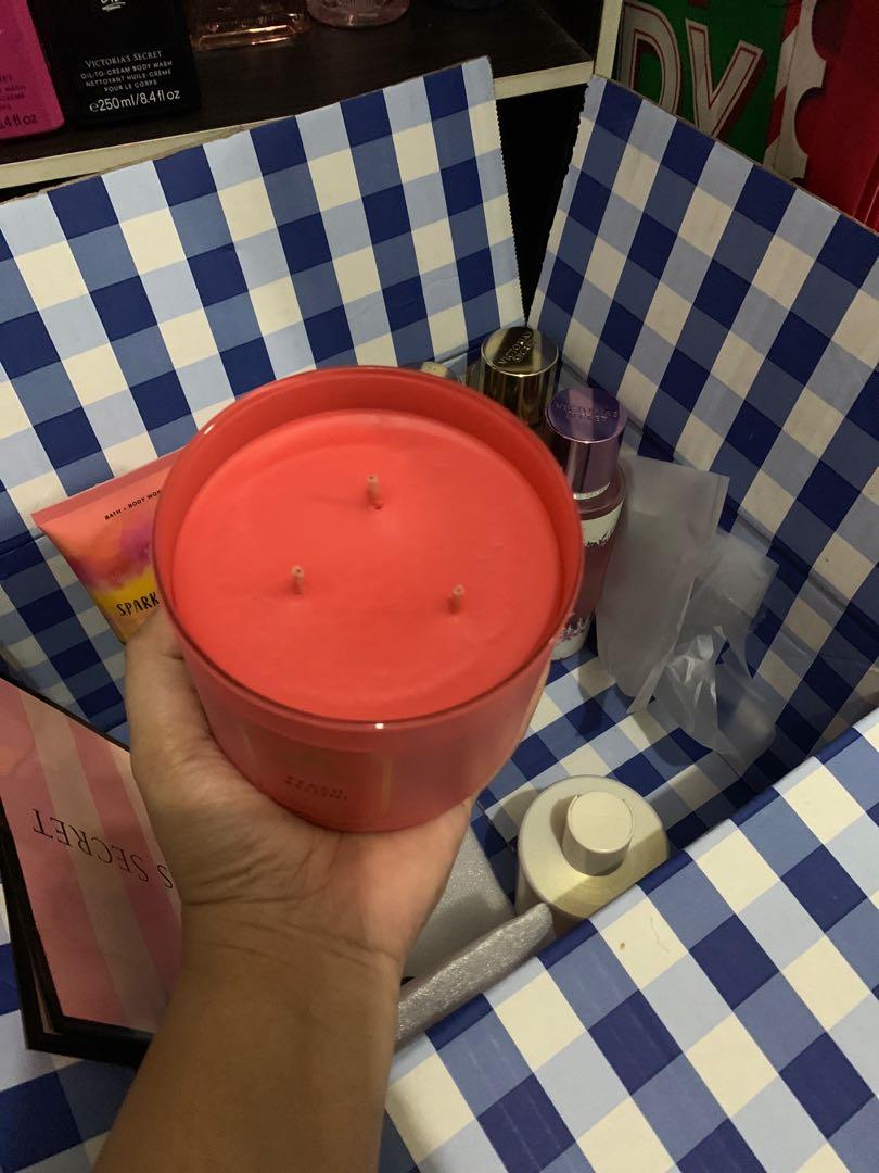 Bath & Body Works 3Wick Candl Peach Bellini (Category: Bath) located in Paranaque City. Submitted by sillybella (Listing ID 1070326083, Image 2). Description: Original Bath & Body Works 100 Legit 10X money back guaranteed Peach Bellini 3 wick candle Not available for shipping since fragile Lalamove / Speedy Only .