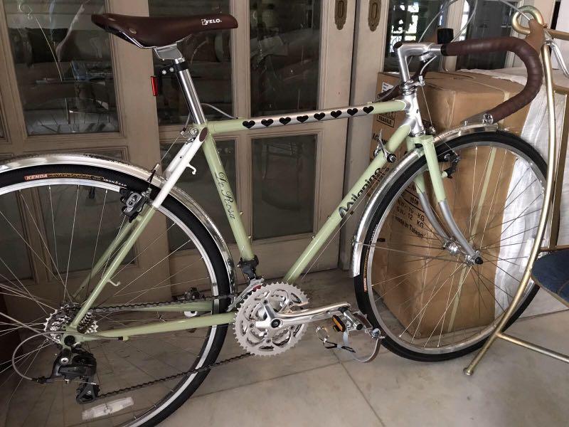 Classic Bike De Rosa (Category: Bicycles) located in San Juan City. Submitted by ethannate (Listing ID 1070296772, Image 1). Description: Brand New Classic Bike Asking: P66,000 Brand is De Rosa 8 speed size small (49cm); group - shimano claris. Top tube 49 cm Seat tube 44cm .