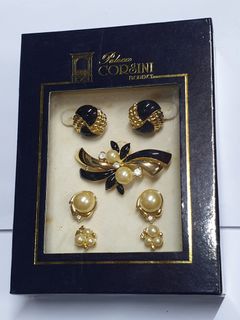 (Category: ) located in . Submitted by classic.collectionz (Listing ID 1070383753, Image 1). Description: .