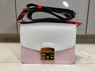 （分類：）位於 。 由 chau14 提交（商品編號 1070334532，圖片 1）。簡介： 。