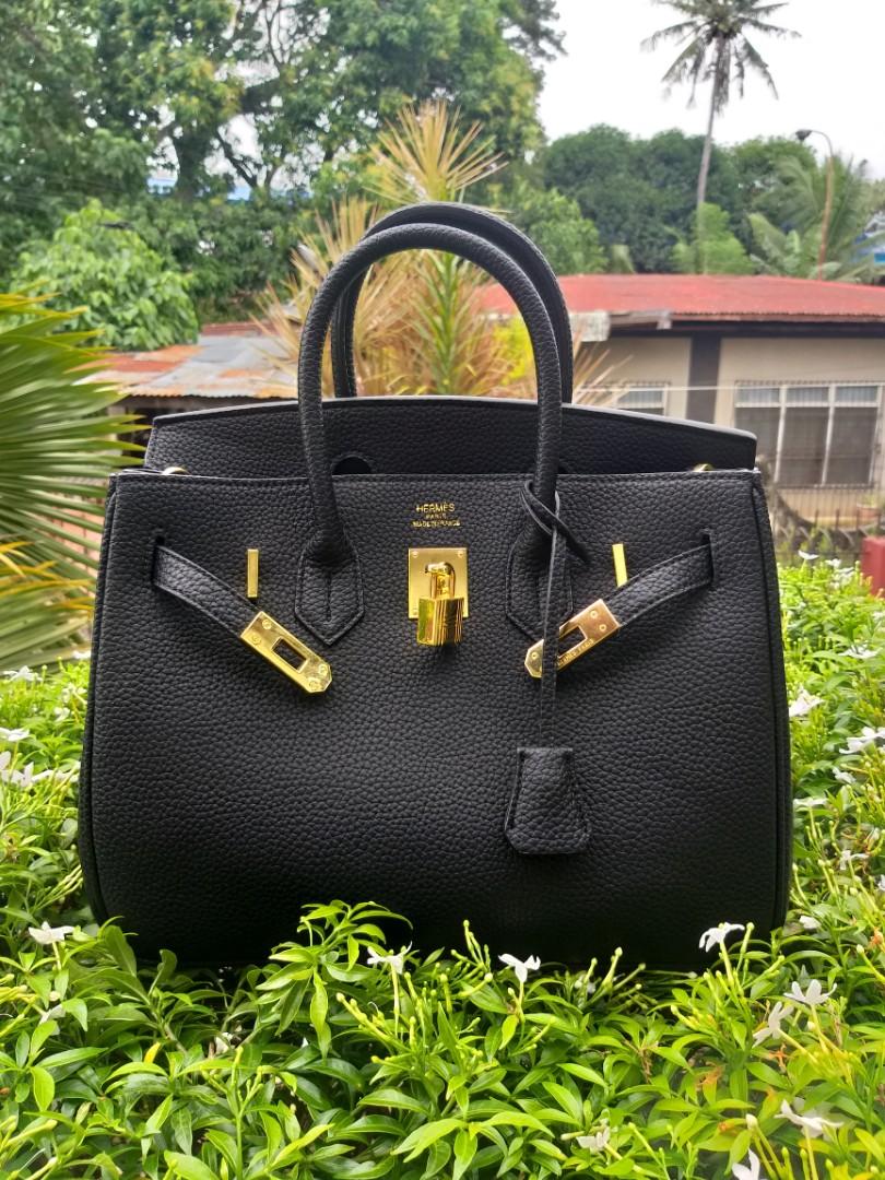 prillylatuconsina carried #hermes birkin 30 black togo leather with gold  hardware ——————————————————————————— Rp 487.50