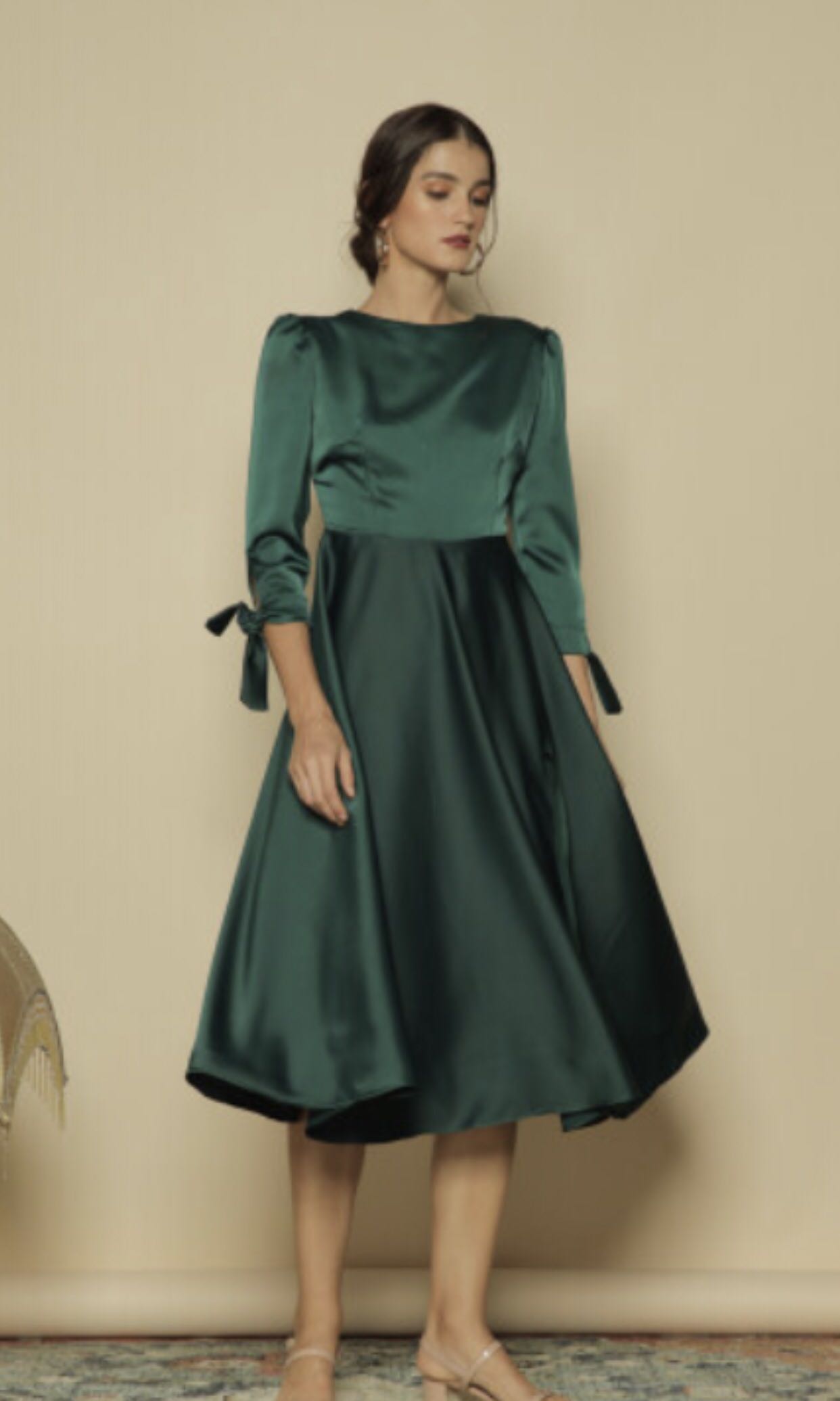green long sleeve midi dress