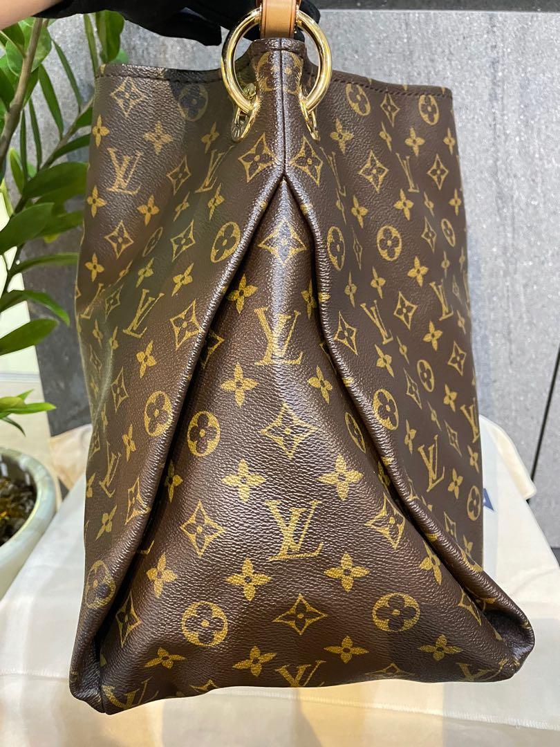 A Blast From The Past - New arrival!! This is the discontinued Louis  Vuitton Artsy GM. A fabulous bag in like new condition. Please call for  information 561-424-1660 #louisvuittonartsy #louisvuittonshoulderbag