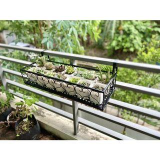 Minimalist Iron Hanging Rectangular Flower Pot Rack for Balconies or Railings