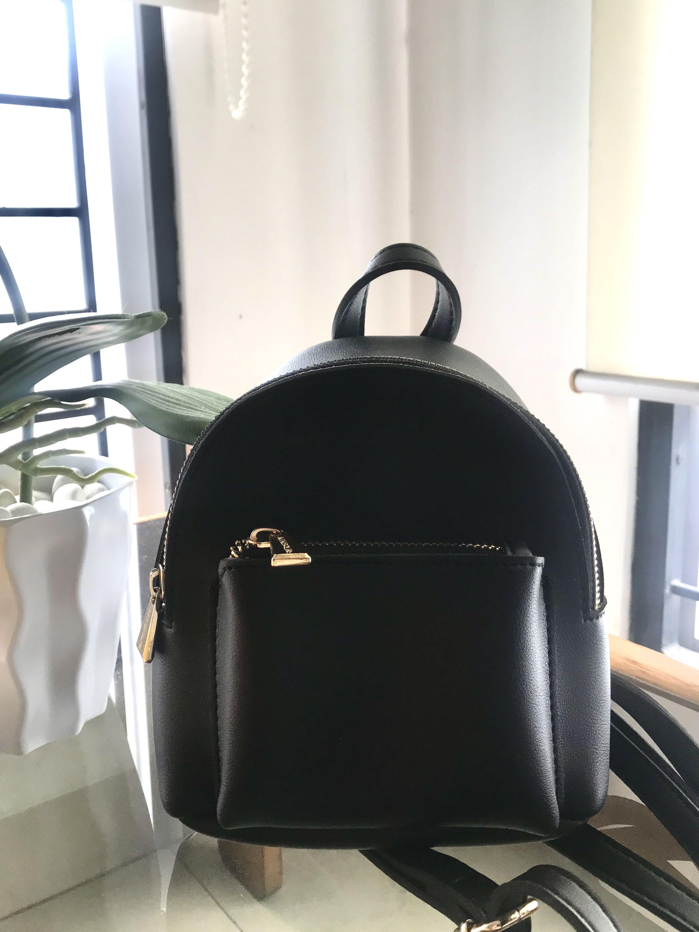 Mini backpack miniso shop