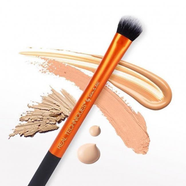 real techniques concealer brush