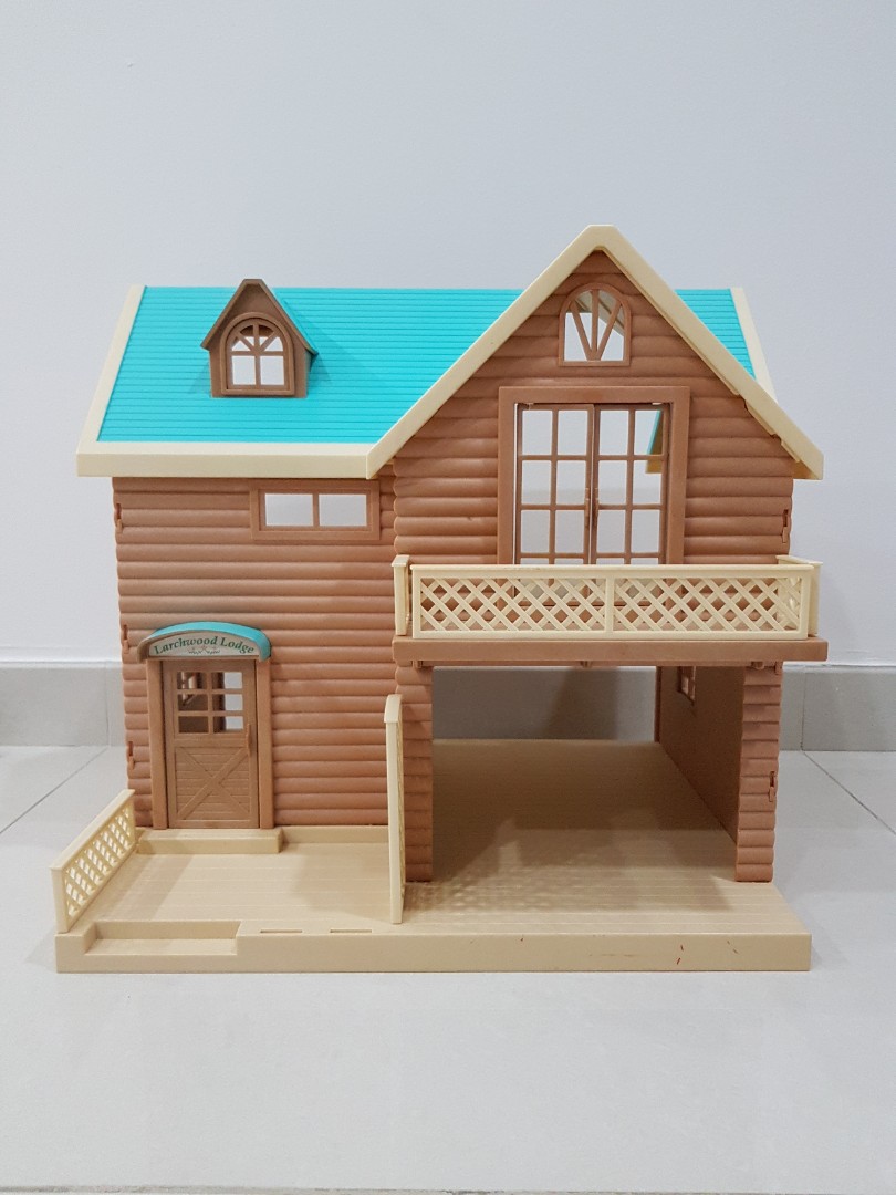 Sylvanian Families Larchwood Lodge House Doll House, Hobbies & Toys