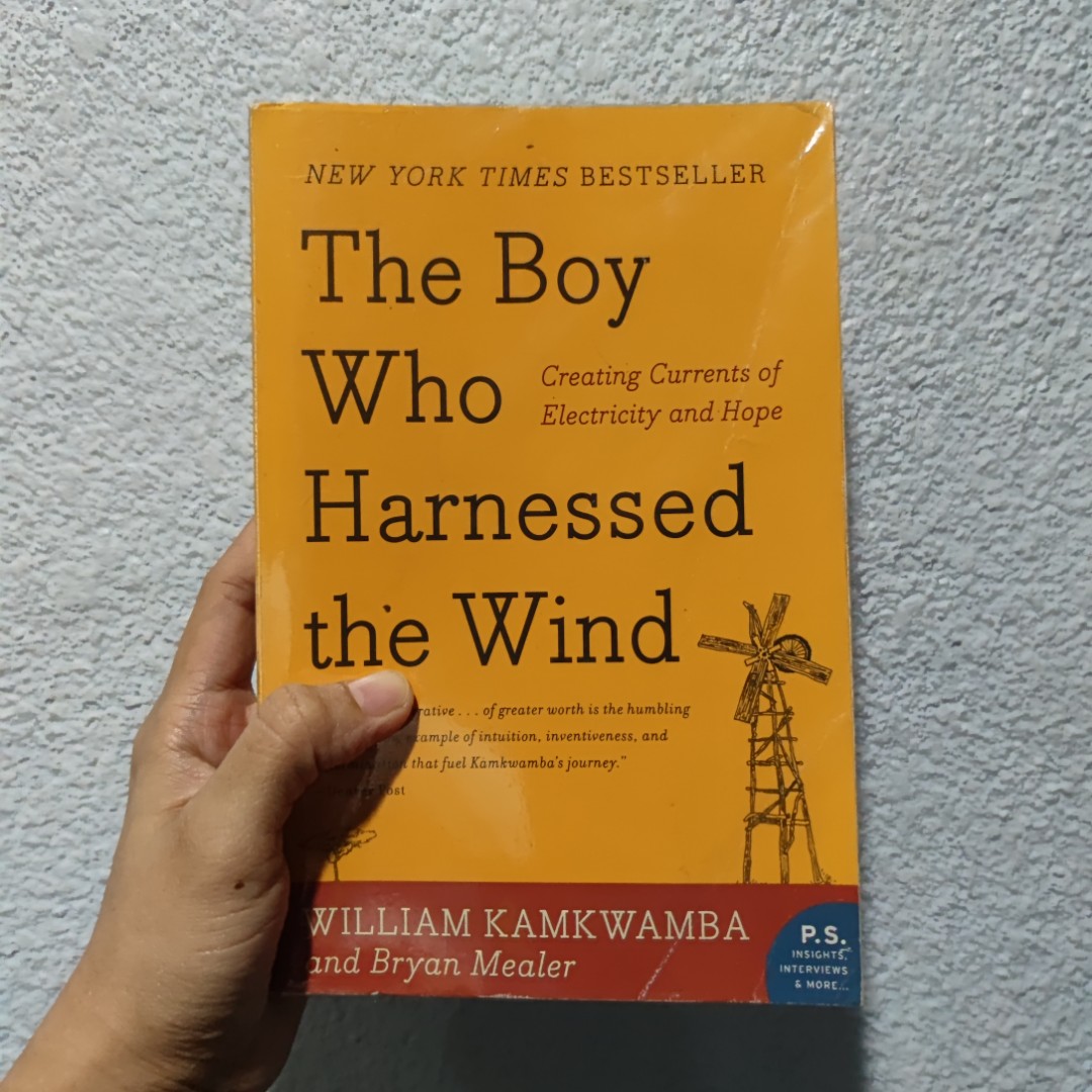 Who　Hobbies　Books　on　Wind　The　by　KamKwamba,　Boy　Harnessed　Books　the　Carousell　William　Toys,　Magazines,　Religion