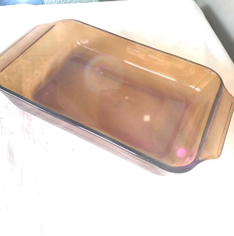 Vintage 1970s Anchor Hocking Fire King Rectangular Bakeware 6x10inches 1.5 quart (Category: Bakeware) located in Muntinlupa City. Submitted by alabangbargains (Listing ID 1070464516, Image 3). Description: Material: Glass Color: Amber Size: 6x10 inches, 1.5 quart Durable: oven and microwave safe not suitable for stove top cooking Condition: Used no flaw vintage from 1970s Inclusion: one baking dish Stock: 1 MOP: COD for meet up, bank transfer for
