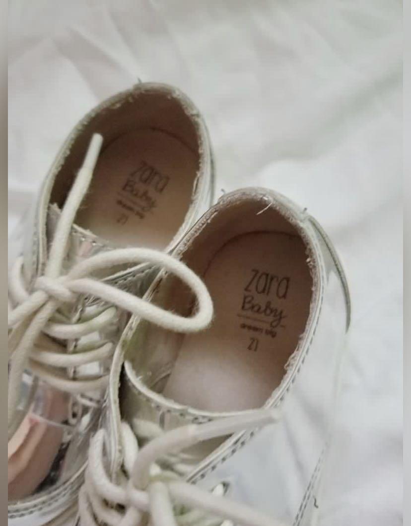 Zara baby shoes (Category: Babies & Kids Fashion) located in Pasay City. Submitted by khawimaria (Listing ID 1070393206, Image 2). Description: Size 21.