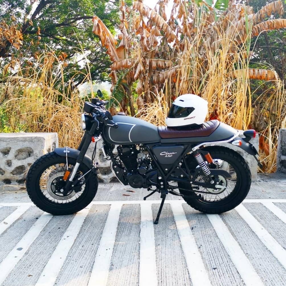 Rusi 600r price sales