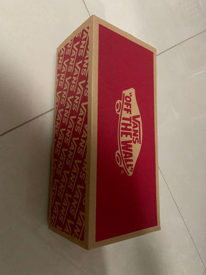 BRAND NEW VANS Classic Slip On UK4