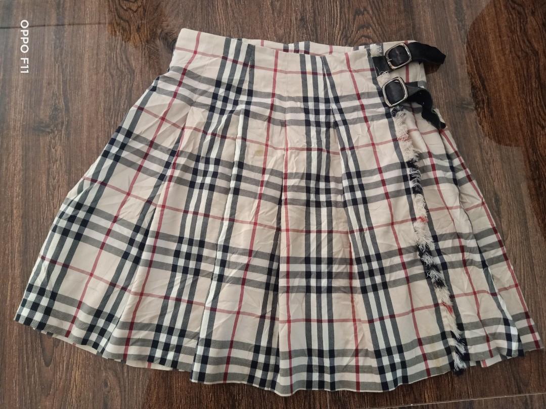 Burberry skirt Women s Fashion Bottoms Skirts on Carousell