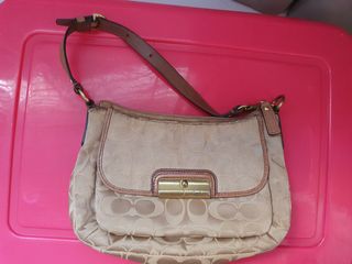 (Category: ) located in . Submitted by bargain888 (Listing ID 1067099125, Image 1). Description: .