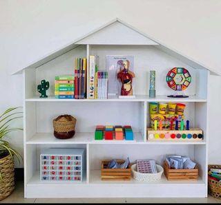 Doll house type shelf