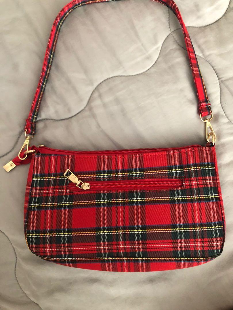 kilikili arm bag indie cute (Category: Beach Bags) located in Taguig. Submitted by impulsivelybri (Listing ID 1066907510, Image 1). Description: .
