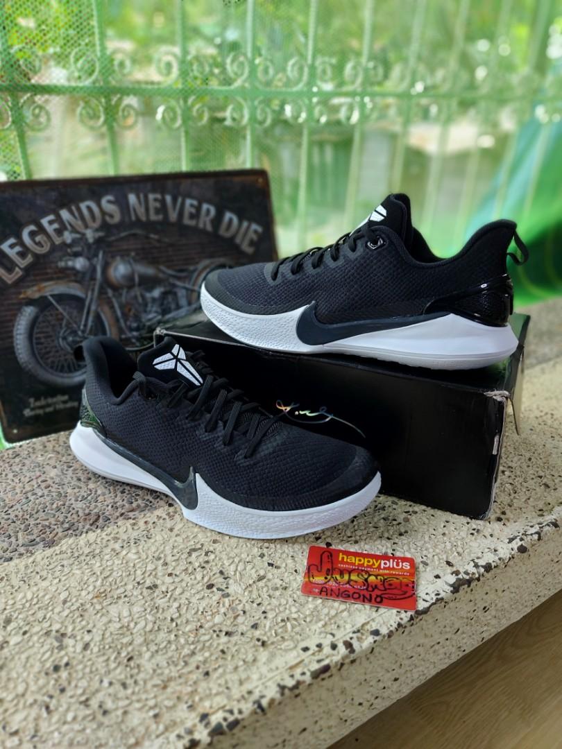 Kobe mamba focus black and white Men s Fashion Footwear