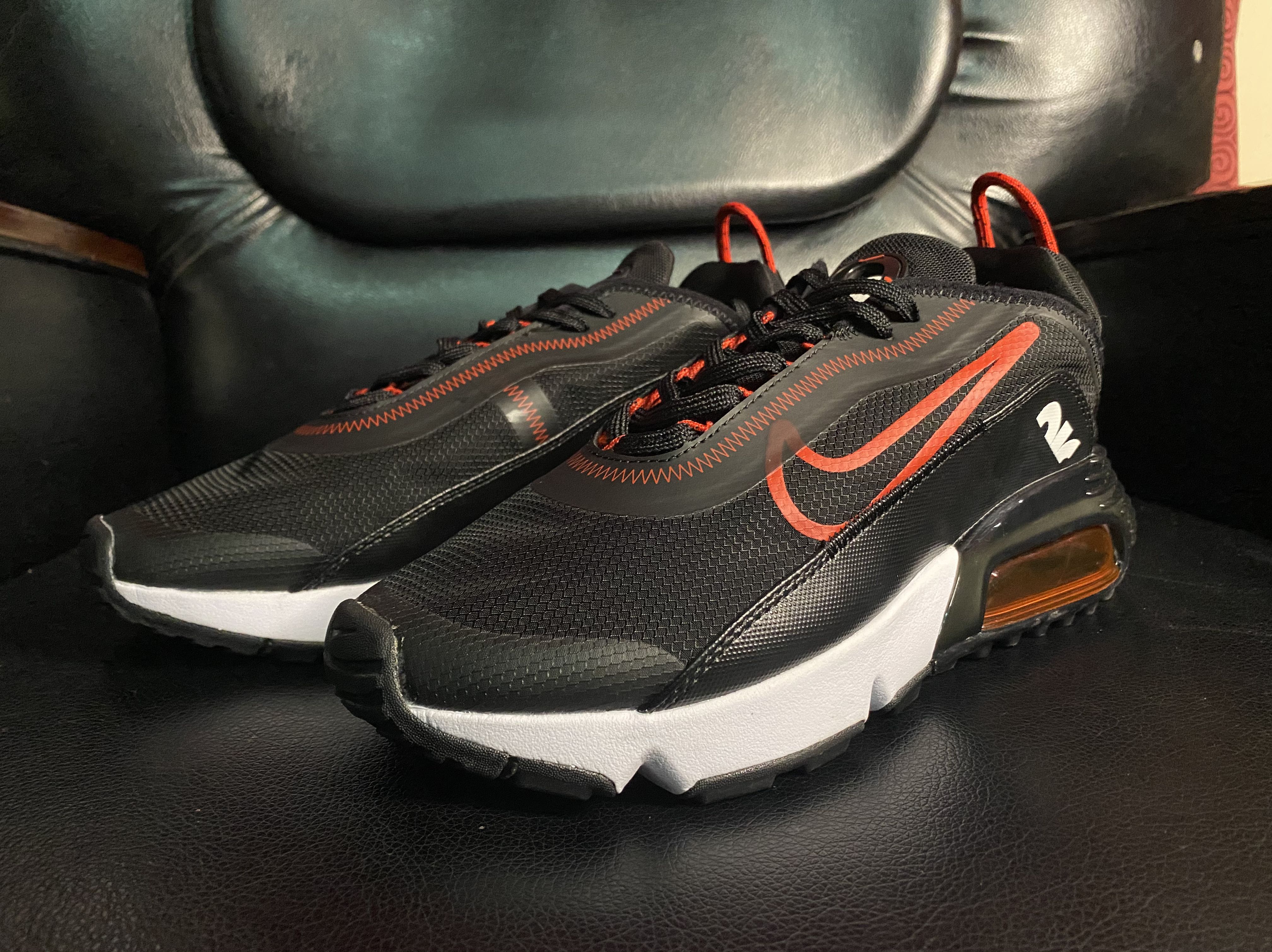 nike airmax 2090 black and red